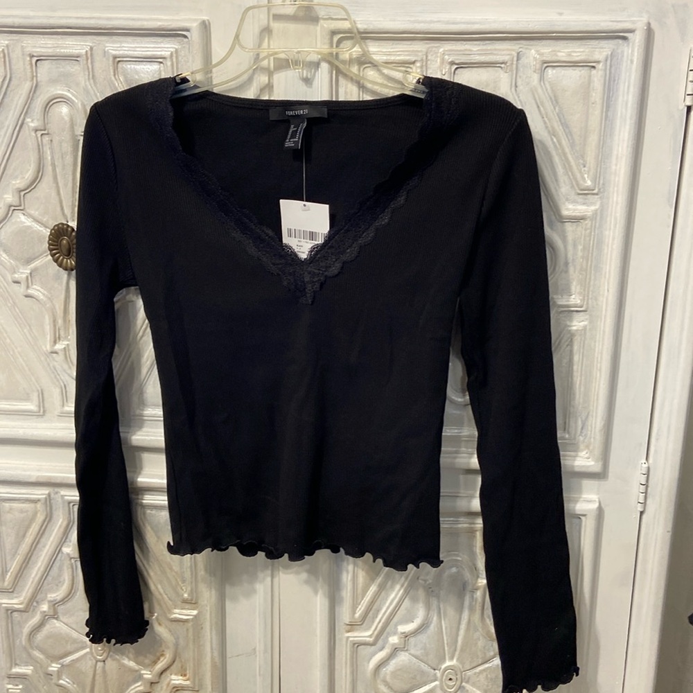 Final price accepted 💎NWT BLACK LACE CROP TOP - Picture 2 of 8